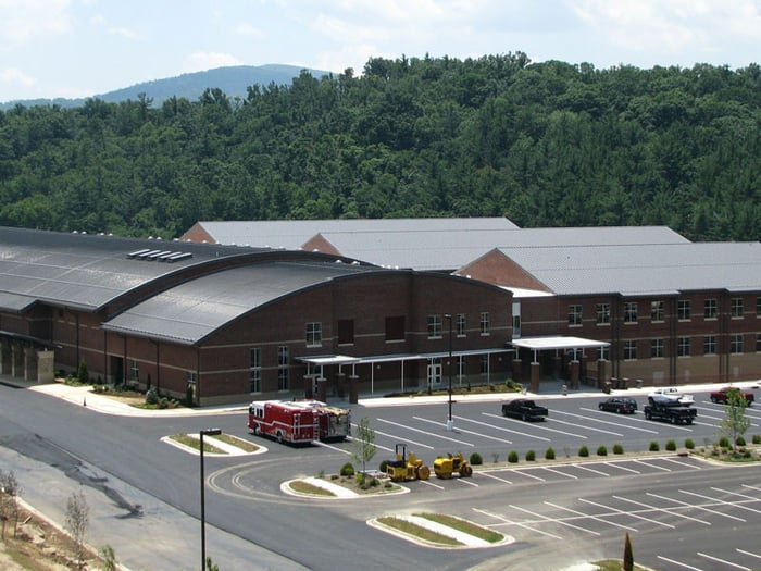 Maxima Standing Seam System on School
