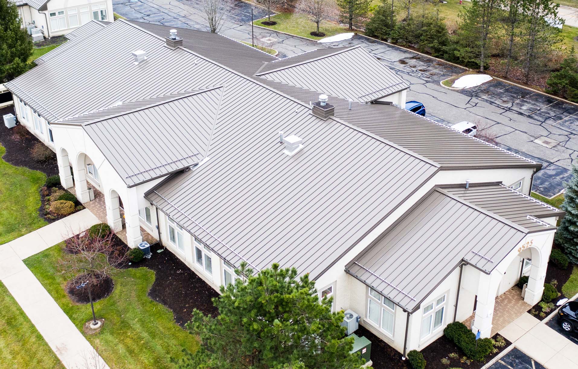 138T Symmetrical Standing Seam Panel Used for Roof Recover on Union Hall